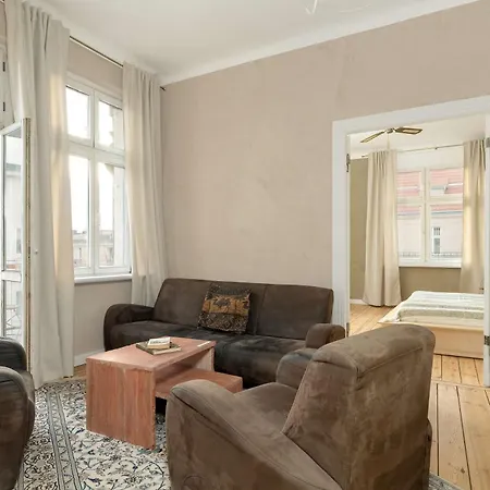 Spacious And Bright With Balcony Near Mtp By Renters Poznaň