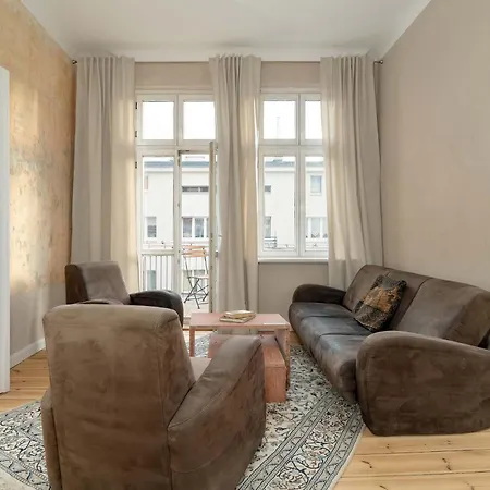 Spacious And Bright With Balcony Near Mtp By Renters Poznaň
