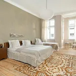 Spacious And Bright With Balcony Near Mtp By Renters