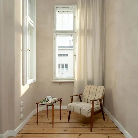 Apartment Spacious And Bright With Balcony Near Mtp By Renters *