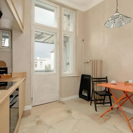 Apartment Spacious And Bright With Balcony Near Mtp By Renters Poznan