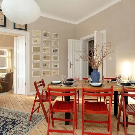 Spacious And Bright With Balcony Near Mtp By Renters Poznan